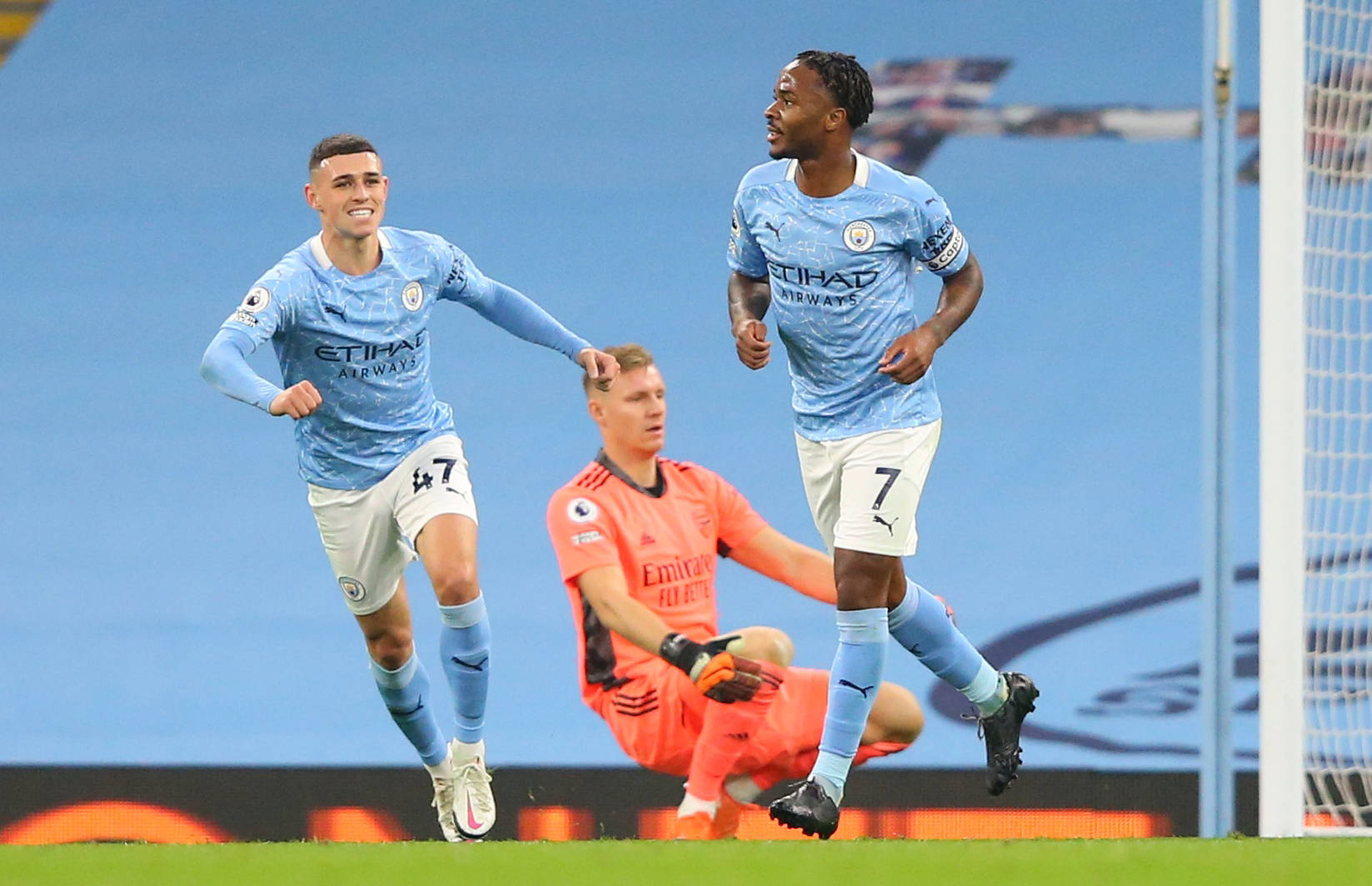 足球场上的 足球场上的